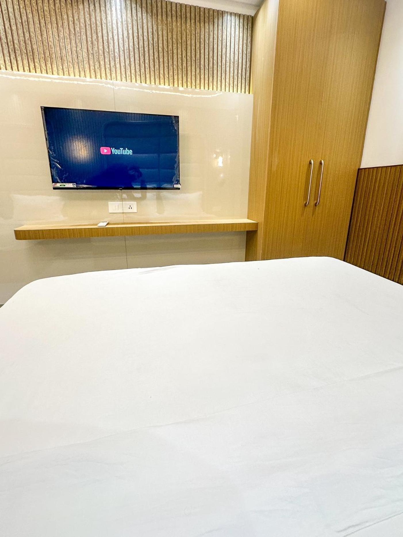 Bed and Breakfast Delhi Delight Premium Neu-Delhi Exterior foto