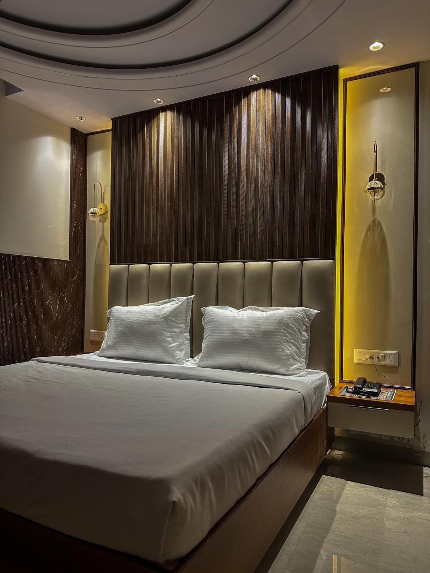 Bed and Breakfast Delhi Delight Premium Neu-Delhi Exterior foto