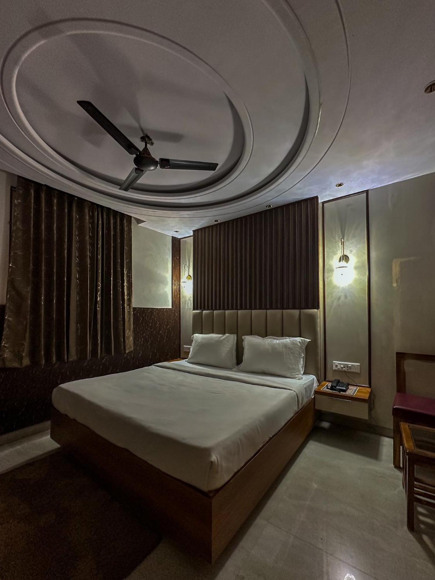 Bed and Breakfast Delhi Delight Premium Neu-Delhi Exterior foto