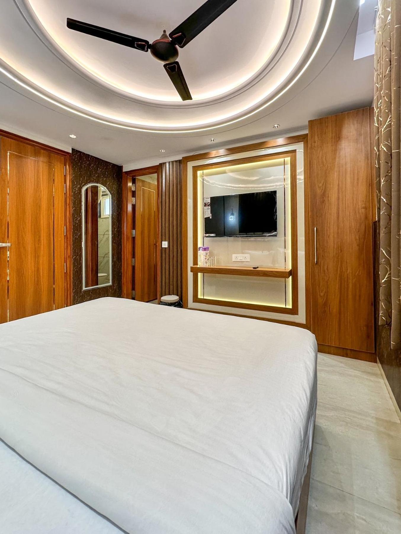 Bed and Breakfast Delhi Delight Premium Neu-Delhi Exterior foto